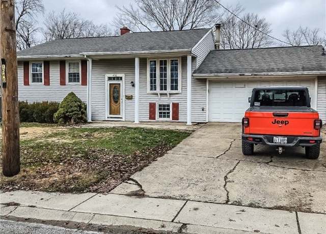 Property at 416 Oklahoma Ave, Mattoon, IL 61938, 3 beds, 2 baths