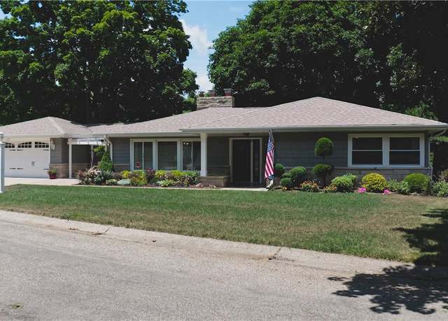 Property at 401 Fletcher Dr, Danville, IL 61832, 3 beds, 3 baths