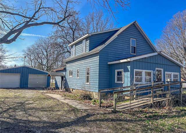 Property at 211 S Elm St, Stonington, IL 62567, 3 beds, 1.5 baths