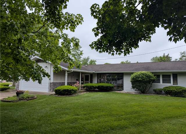 Property at 807 W Roselawn St, Danville, IL 61832, 3 beds, 1.5 baths