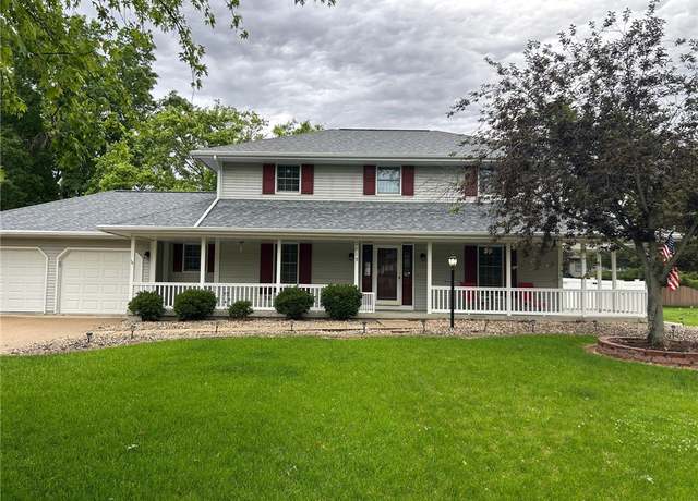 Property at 2813 Kimwood Dr, Charleston, IL 61920, 3 beds, 3 baths