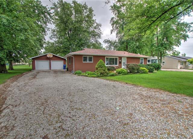 Property at 3146 Lakeland Rd, Decatur, IL 62521, 3 beds, 1 bath