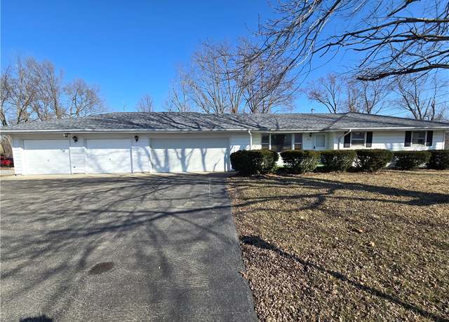 Property at 830 Crestview Dr, Mt. Zion, IL 62549, 3 beds, 1 bath