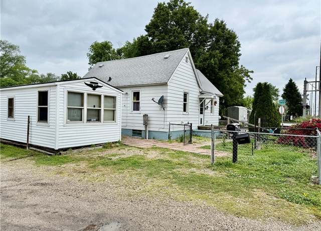Property at 1735 N Martin Luther King Jr Dr, Decatur, IL 62526, 2 beds, 1 bath