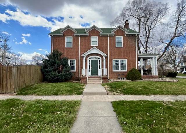 Property at 3001 Prairie Ave, Mattoon, IL 61938, 3 beds, 1.5 baths