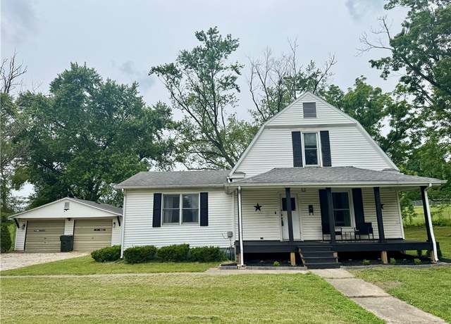 Property at 1006 Chicago Ave, Danville, IL 61832, 3 beds, 2 baths