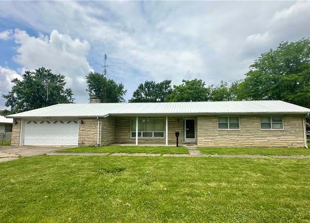 Property at 421 N 25th St, Mattoon, IL 61938, 3 beds, 2.5 baths