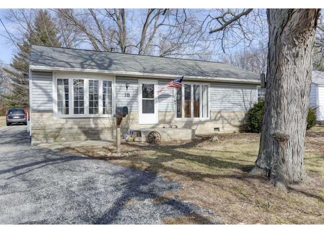 Property at 18 Grays Ln, Decatur, IL 62526, 3 beds, 2 baths