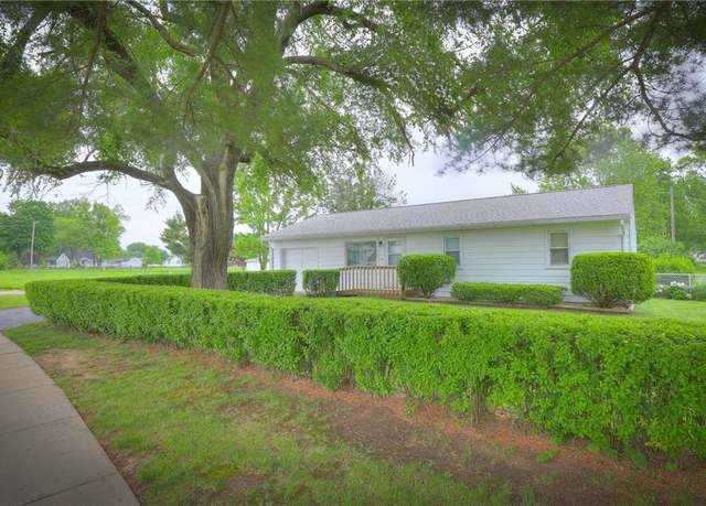 Property at 1302 Clement Ave, Forsyth, IL 62535, 3 beds, 1 bath