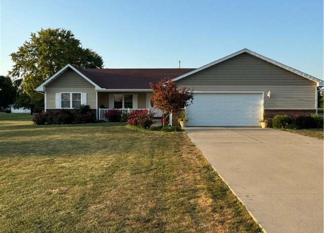 Property at 450 W Hillshire Rd, Decatur, IL 62521, 3 beds, 2 baths