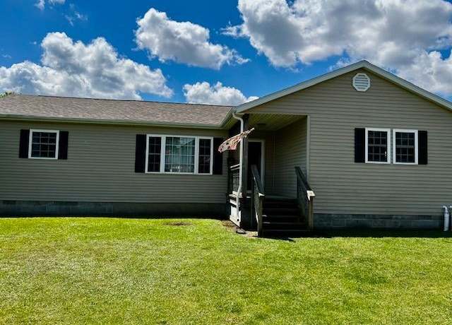 Property at 501 Crestwood St, Tilton, IL 61833, 3 beds, 1 bath