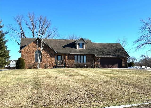 Property at 16142 Country Estates Rd, Effingham, IL 62401, 3 beds, 2.5 baths