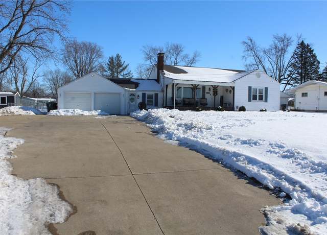 Property at 500 N State Route 121, Mt. Zion, IL 62549, 4 beds, 3 baths