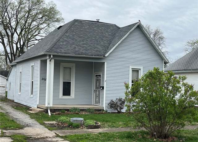 Property at 2613 Moultrie Ave, Mattoon, IL 61938, 2 beds, 1 bath