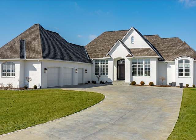 Property at 16843 Willow Ridge Dr, Effingham, IL 62401, 3 beds, 3 baths