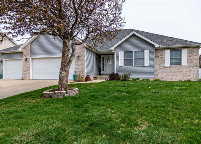 Property at 450 Phillip Cir, Forsyth, IL 62535, 4 beds, 3 baths
