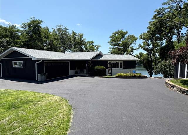 Property at 3117 Lake Bluff Dr, Decatur, IL 62521, 2 beds, 2.5 baths