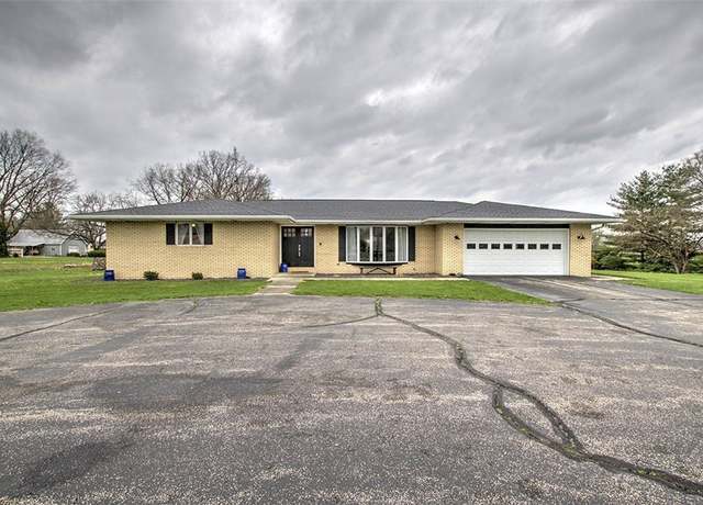 Property at 398 State Highway 121, Bethany, IL 61914, 3 beds, 2 baths