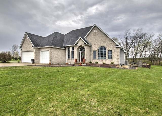 Property at 101 Cardinal Dr, Macon, IL 62544, 4 beds, 3.5 baths