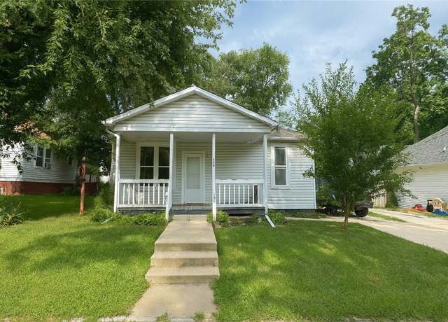 Property at 709 10th St, Charleston, IL 61920, 2 beds, 2 baths