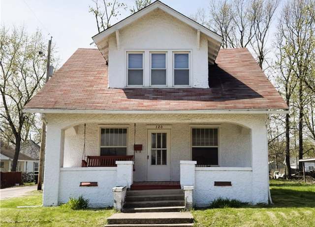 Property at 120 4th St, Charleston, IL 61920, 2 beds, 1 bath