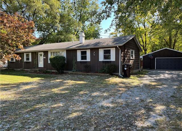 Property at 3841 E Hickory St, Decatur, IL 62526, 3 beds, 1.5 baths