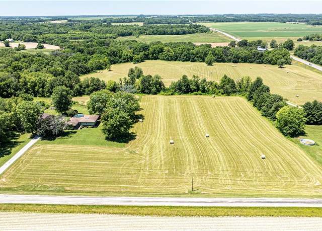 Property at 1283 N 1400 East Rd, Shelbyville, IL 62565, 3 beds, 3 baths
