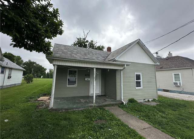 Property at 430 W Carroll St, Paris, IL 61944, 3 beds, 1 bath