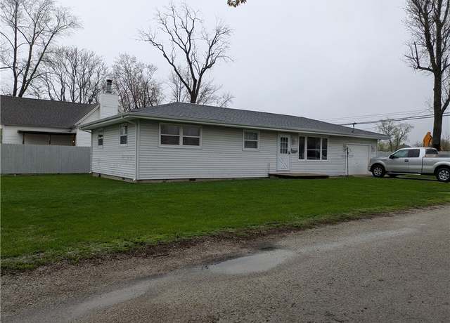 Property at 215 W Van Buren St, Paris, IL 61944, 3 beds, 1 bath