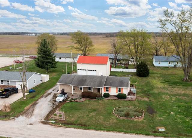 Property at 606 Field Ave, Flora, IL 62839, 3 beds, 1 bath