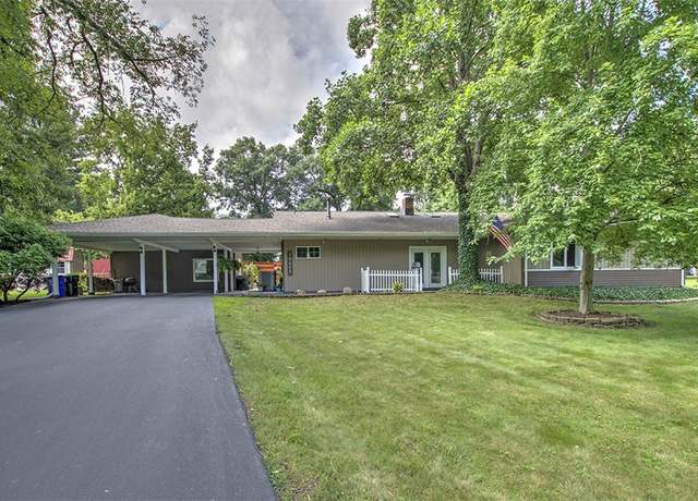 Property at 3 Northern Dr, Decatur, IL 62521, 3 beds, 2 baths
