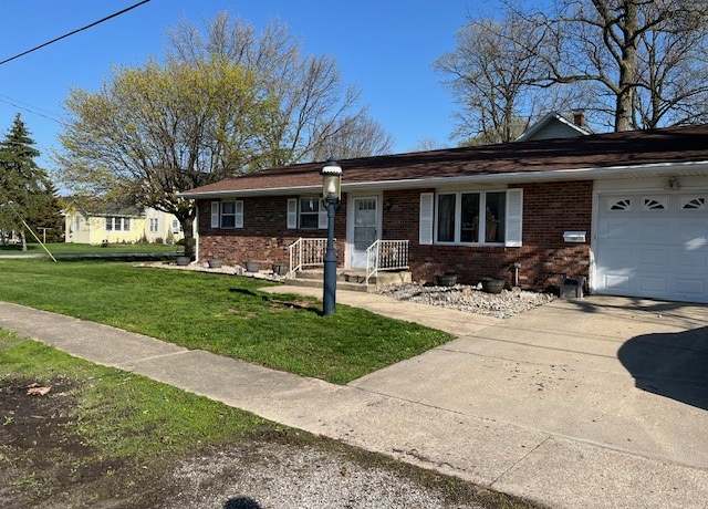 Property at 200 E Overton St, Tuscola, IL 61953, 3 beds, 1.5 baths