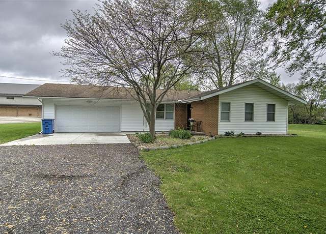 Property at 1697 N State St, Monticello, IL 61856, 4 beds, 2.5 baths