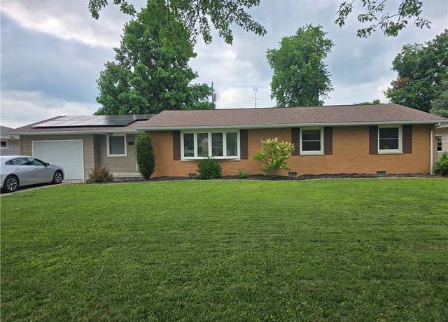Property at 1104 Annis Ave, Mattoon, IL 61938, 3 beds, 1.5 baths