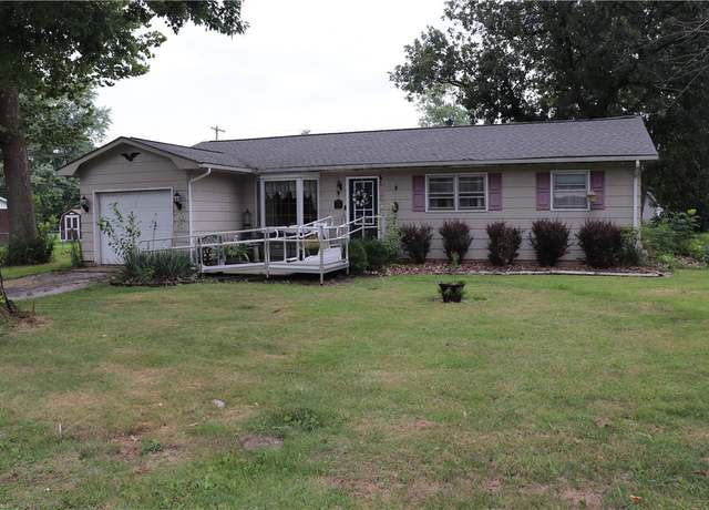 Property at 108 Chestnut St, Danville, IL 61832, 4 beds, 1.5 baths