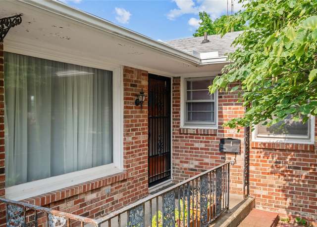 Property at 516 E Monroe Ave, Chrisman, IL 61924, 3 beds, 2 baths