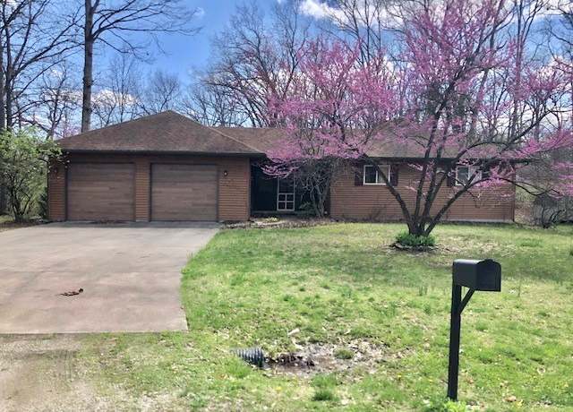 Property at 14862 N 8th Ave, Effingham, IL 62401, 3 beds, 3 baths