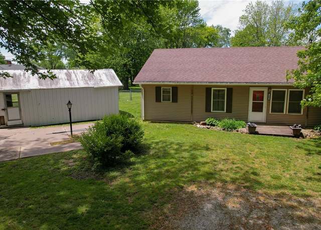 Property at 108 Loren St, Henning, IL 61848, 3 beds, 2 baths