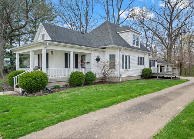 Property at 90 Archer Ave, Marshall, IL 62441, 3 beds, 2 baths