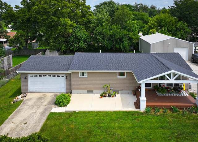 Property at 530 Sunset Dr, Mt Zion, IL 62549, 3 beds, 2 baths
