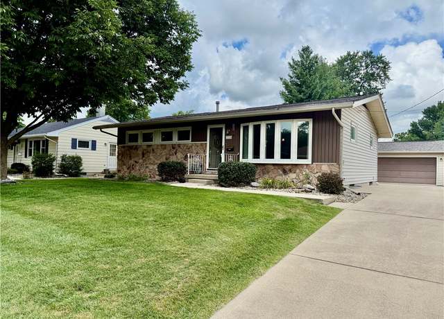 Property at 114 Columbus Dr, Decatur, IL 62526, 4 beds, 2 baths