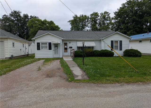 Property at 409 E Adams St, Paris, IL 61944, 3 beds, 1.5 baths