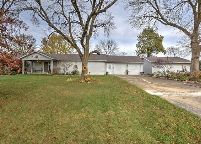 Property at 2233 1900 North Rd, Findlay, IL 62534, 2 beds, 3 baths