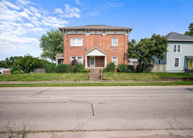 Property at 1202 S Main St, Paris, IL 61944, 5 beds, 2 baths
