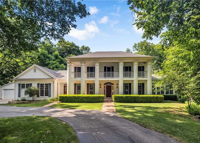 Property at 4090 S Lake Ct, Decatur, IL 62521, 4 beds, 3.5 baths