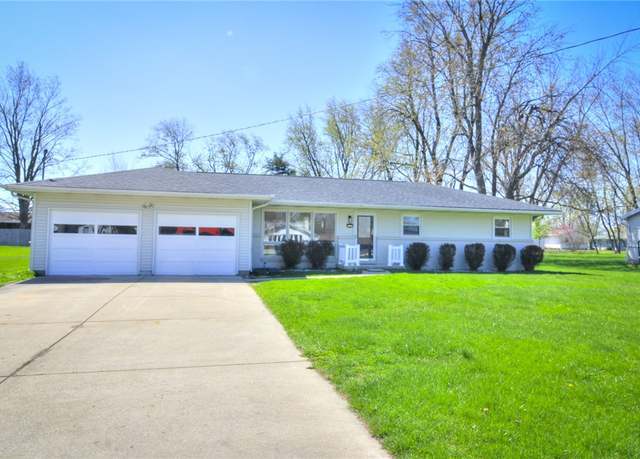 Property at 4907 Hayden Dr, Decatur, IL 62521, 4 beds, 2.5 baths