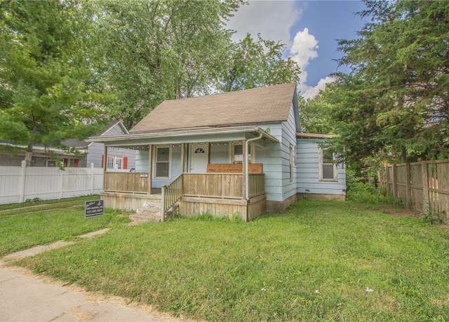 Property at 2208 Marshall Ave, Mattoon, IL 61938, 2 beds, 1 bath