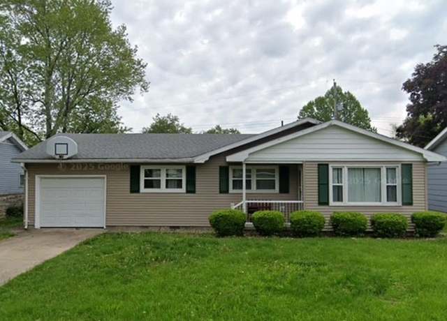 Property at 1100 N 30th St, Mattoon, IL 61938, 3 beds, 1.5 baths