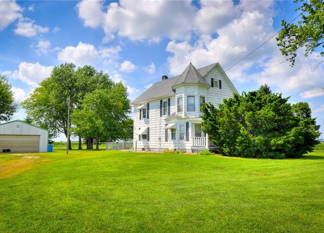 Property at 1379 N Prairie View Rd, Oakley, IL 62501, 3 beds, 1.5 baths