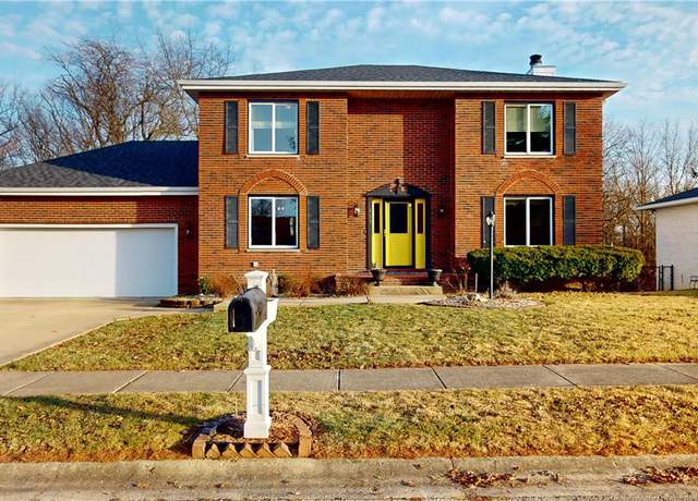 Property at 170 Hillcrest Blvd, Decatur, IL 62522, 4 beds, 3.5 baths